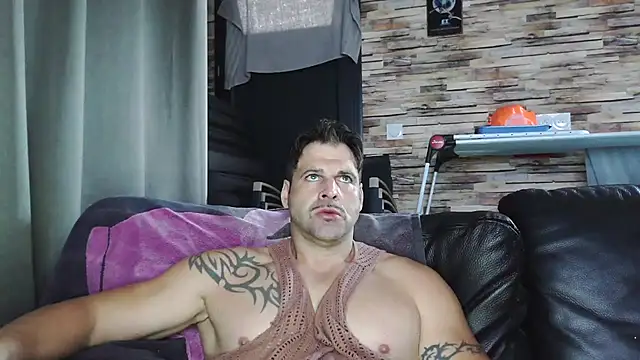 Snapshot of XxBigboybandxX chatting on November 2025 10:48:01 AM XxBigboybandxX online show from November 2025 10:48:01 AM