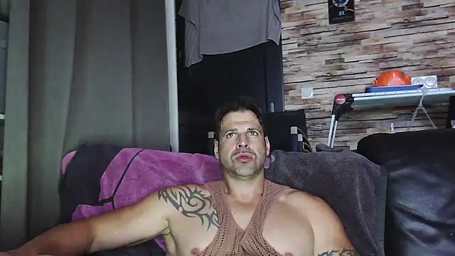 Snapshot of XxBigboybandxX chatting on November 2025 05:30:01 PM XxBigboybandxX online show from November 2025 05:30:01 PM