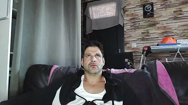 Snapshot of XxBigboybandxX chatting on November 2025 12:20:01 PM XxBigboybandxX online show from November 2025 12:20:01 PM