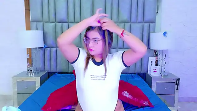 ZoehRoux online show from November 2025 04:11:02 AM