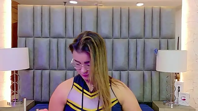 ZoehRoux online show from December 2025 04:17:02 AM