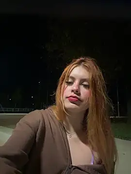 Snapshot of Isa_smeraldy chatting on September 2025 10:56:02 PM Isa smeraldy online show from September 2025 10:56:02 PM