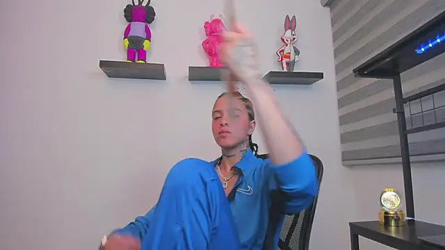 Gangster Girl online show from June 2026 04:44:01 AM
