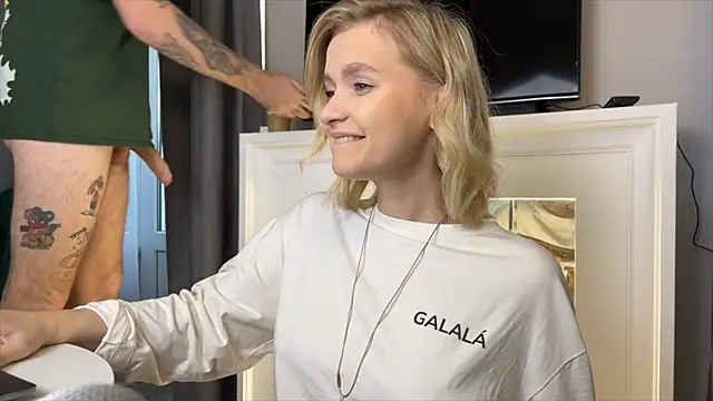 Snapshot of Adelovenick chatting on November 2025 08:38:01 AM Adelovenick online show from November 2025 08:38:01 AM