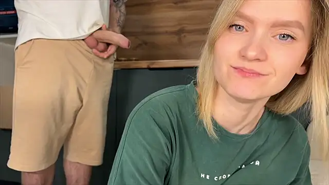 Adelovenick online show from April 2026 03:15:01 AM