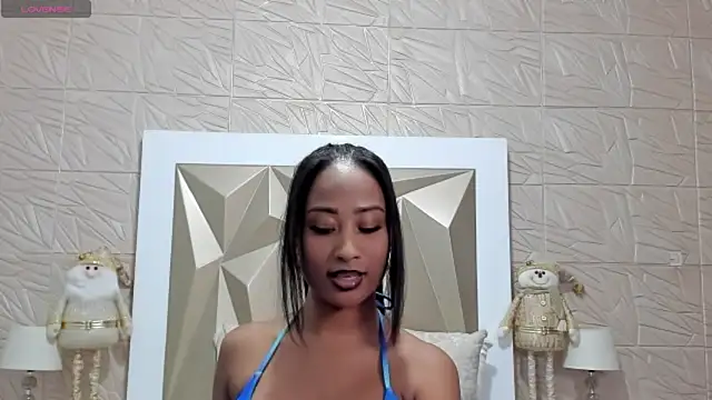 PassionMacoll online show from December 2024 12:30:01 AM