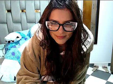 lindacutferrer online show from May 2026 11:12:03 PM