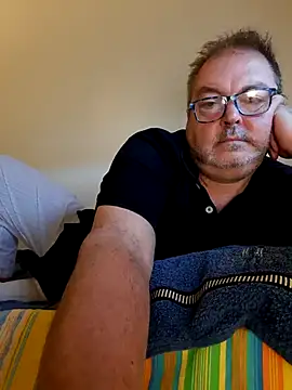 Snapshot of bluangelo chatting on September 2025 12:06:01 PM bluangelo online show from September 2025 12:06:01 PM