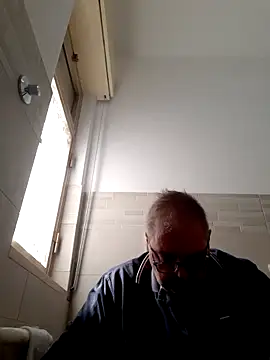 Snapshot of bluangelo chatting on November 2025 10:05:01 AM bluangelo online show from November 2025 10:05:01 AM