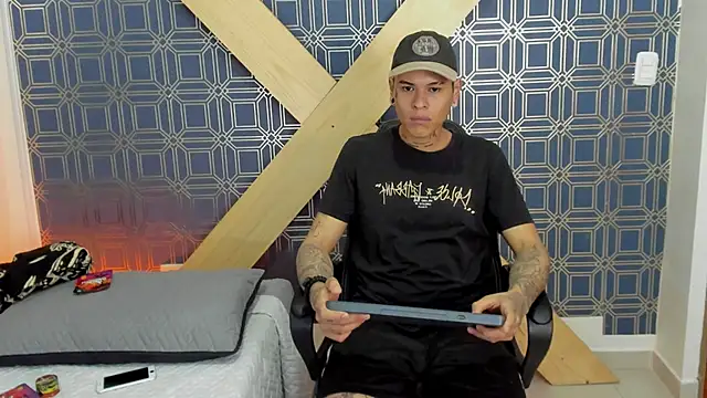 Snapshot of jamesinked_ chatting on January 2025 03:44:02 PM jamesinked  online show from January 2025 03:44:02 PM