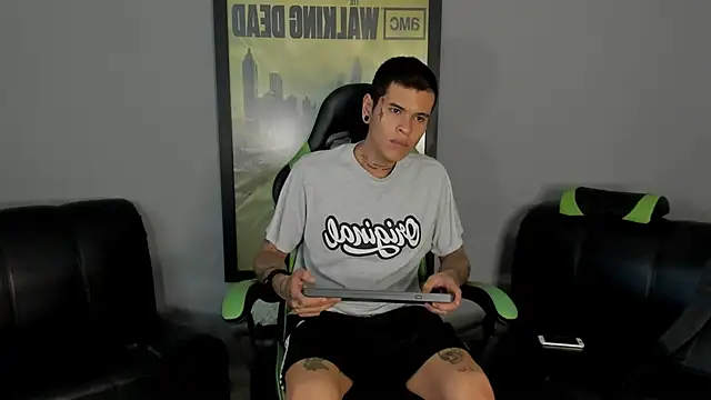 Snapshot of jamesinked_ chatting on January 2025 04:24:01 PM jamesinked  online show from January 2025 04:24:01 PM