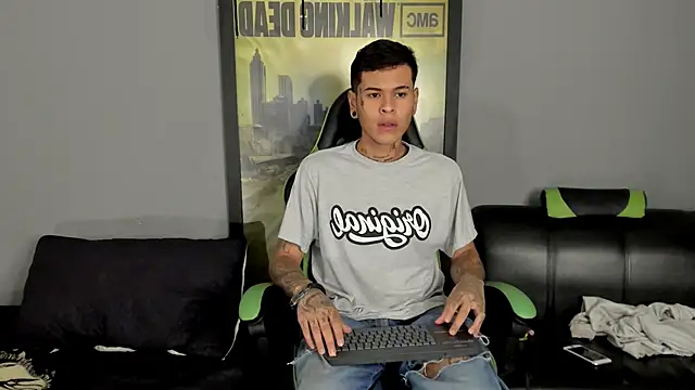 Snapshot of jamesinked_ chatting on March 2025 04:18:02 PM jamesinked  online show from March 2025 04:18:02 PM