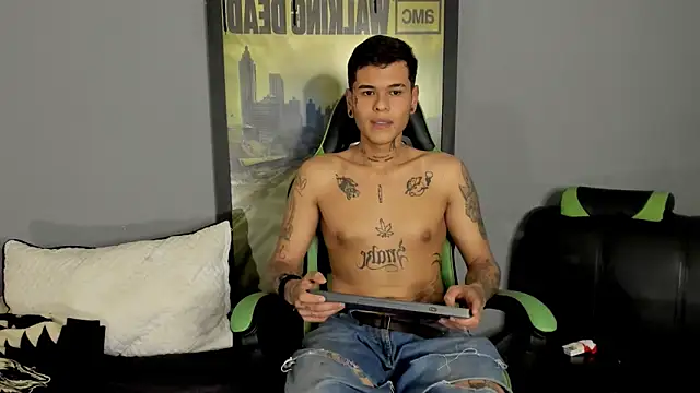 Snapshot of jamesinked_ chatting on March 2025 10:28:02 PM jamesinked  online show from March 2025 10:28:02 PM