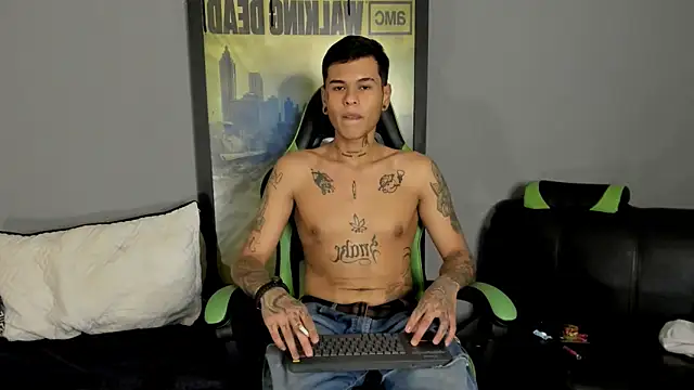 Snapshot of jamesinked_ chatting on March 2025 01:32:02 AM jamesinked  online show from March 2025 01:32:02 AM