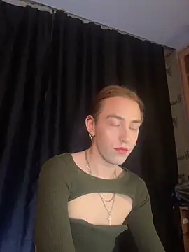 Snapshot of Avril_Pearly_ chatting on February 2025 07:53:02 PM Avril Pearly online show from February 2025 07:53:02 PM