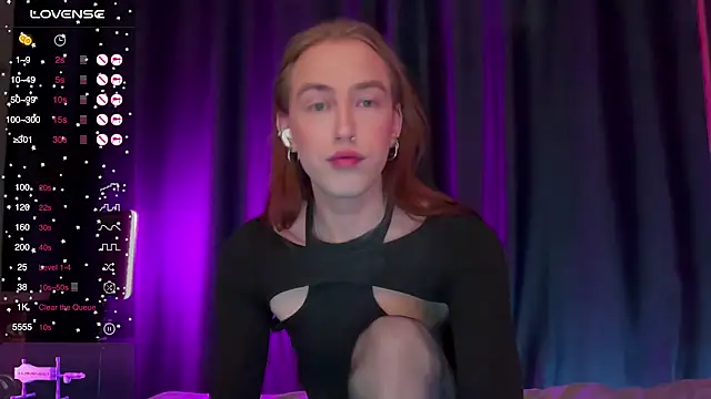 Snapshot of Avril_Pearly_ chatting on December 2025 12:43:01 PM Avril Pearly online show from December 2025 12:43:01 PM