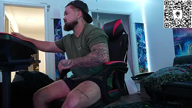 B The Creator X online show from December 2025 12:37:02 AM