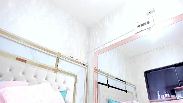 Victoriaa millers online show from October 2025 07:34:02 PM