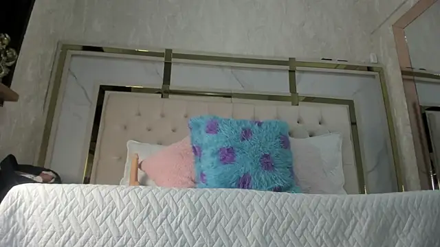 Victoriaa millers online show from October 2025 07:14:01 PM