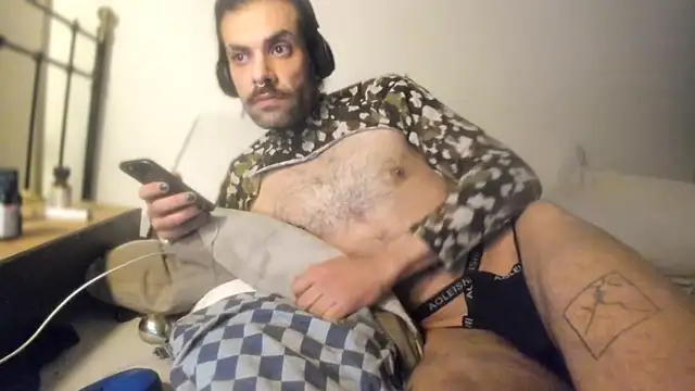 P4RtYBOII92 online show from January 2025 07:00:01 PM