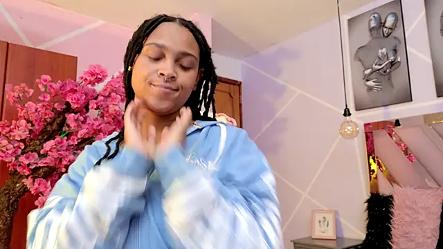 Elith noa online show from October 2025 07:25:02 PM