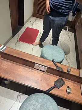 versatile guy01 online show from October 2025 06:09:02 PM