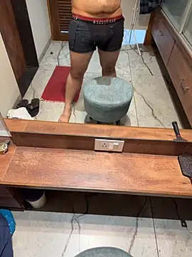 versatile guy01 online show from December 2025 03:33:01 AM