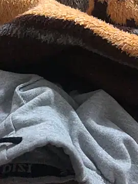 kerimyuce online show from November 2025 03:37:02 PM