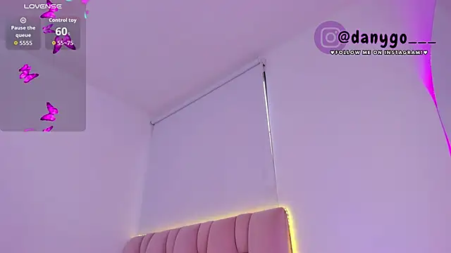 ZarianaEvanz online show from November 2025 09:43:02 PM