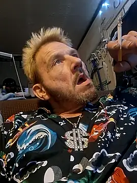 Snapshot of gettinit2wice chatting on December 2025 04:50:02 AM gettinit2wice online show from December 2025 04:50:02 AM