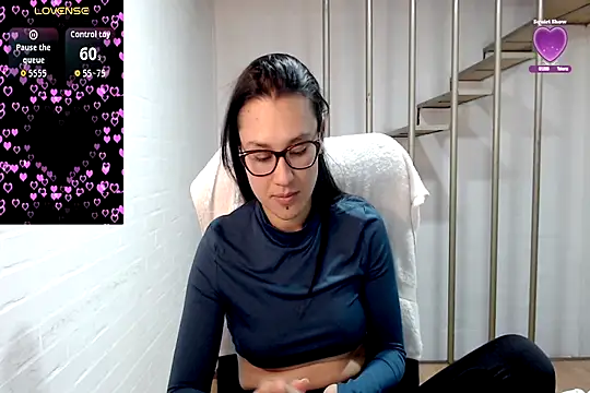 Snapshot of Jessie_Desire chatting on November 2025 06:02:02 AM Jessie Desire online show from November 2025 06:02:02 AM