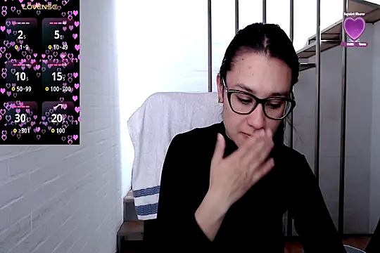 Snapshot of Jessie_Desire chatting on November 2025 05:35:02 PM Jessie Desire online show from November 2025 05:35:02 PM