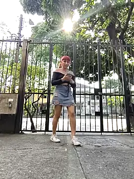 florecita9 online show from December 2025 07:53:02 PM