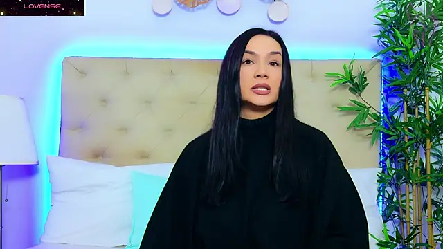 DaliyaArabian online show from November 2025 12:42:02 PM