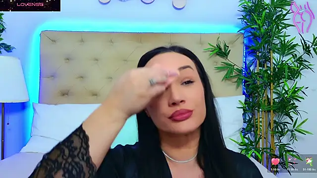 DaliyaArabian online show from November 2025 01:03:01 PM