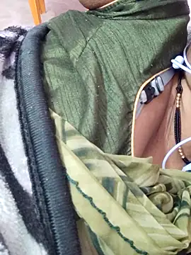 Snapshot of FeltedEuropium chatting on February 2025 05:50:01 PM FeltedEuropium online show from February 2025 05:50:01 PM