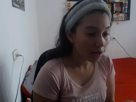 Snapshot of HannaKlein chatting on February 2025 07:18:02 PM HannaKlein online show from February 2025 07:18:02 PM