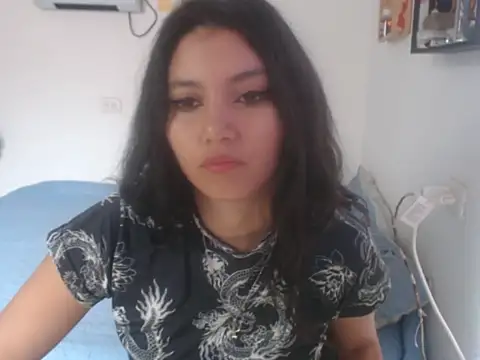 Snapshot of HannaKlein chatting on September 2025 01:23:02 PM HannaKlein online show from September 2025 01:23:02 PM