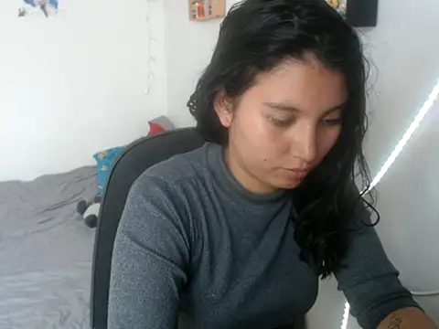 Snapshot of HannaKlein chatting on December 2025 07:08:02 PM HannaKlein online show from December 2025 07:08:02 PM