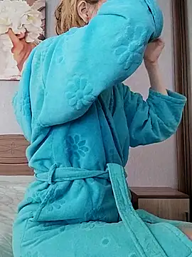 Snapshot of AvelinaLeoni chatting on March 2025 06:03:02 AM AvelinaLeoni online show from March 2025 06:03:02 AM