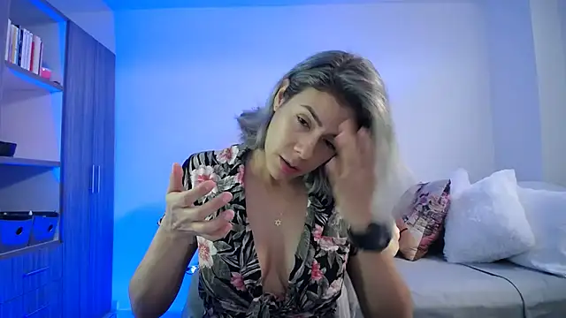 candydowson1 online show from April 2026 02:36:02 PM