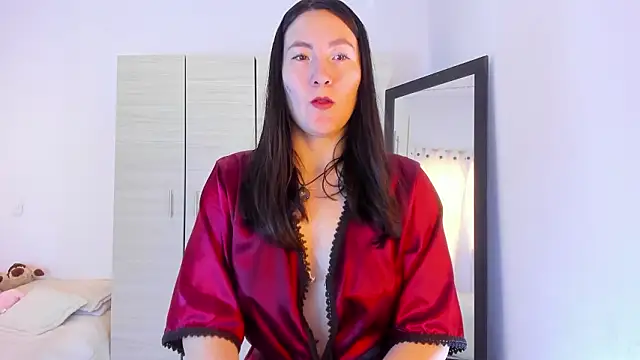 Elle Lee  online show from February 2026 04:01:01 PM