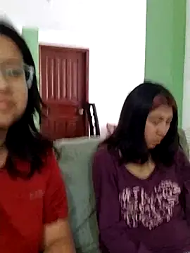 sarah12333 online show from July 2026 10:24:02 PM