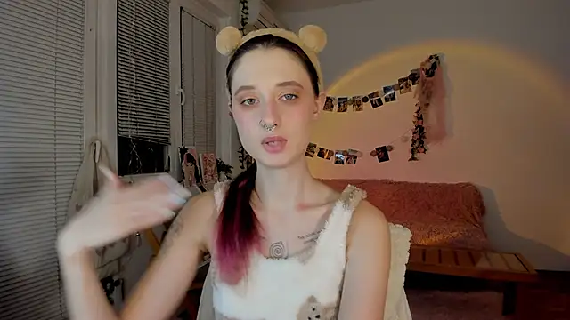 Snapshot of Jenny_darling_love chatting on December 2024 07:44:01 PM Jenny darling love online show from December 2024 07:44:01 PM