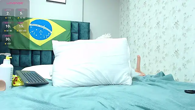 Snapshot of La_Crespa_x chatting on February 2025 03:21:01 PM La Crespa x online show from February 2025 03:21:01 PM