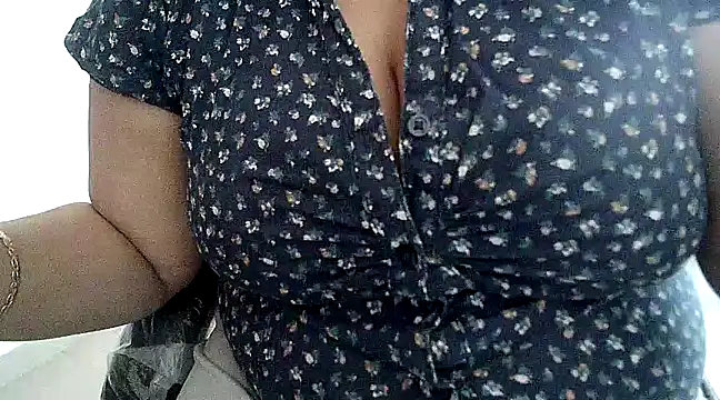 hot pavitra online show from February 2025 04:48:01 AM