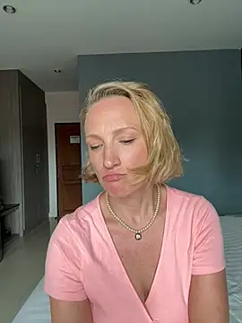 UmaTruewoman online show from April 2026 06:19:01 AM