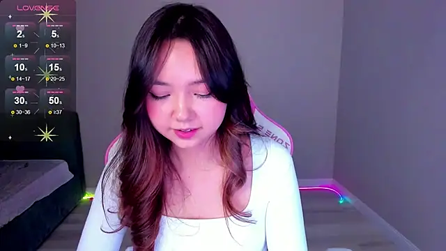 Fluffy Rose online show from November 2025 01:33:01 PM