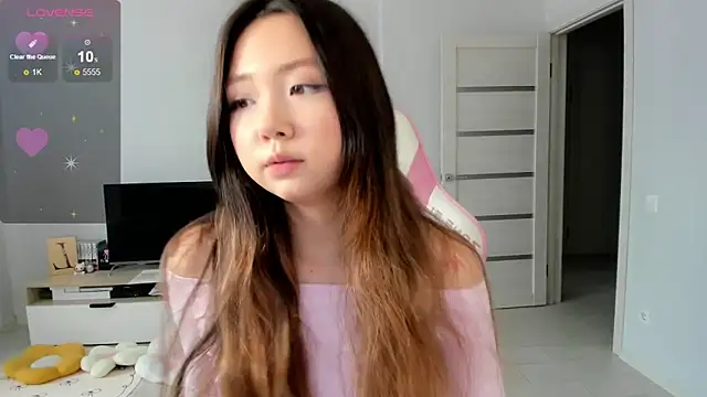 Fluffy Rose online show from April 2026 03:18:01 AM