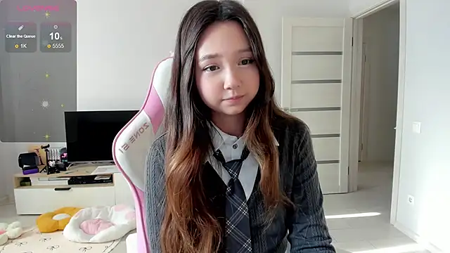 Snapshot of Fluffy_Rose chatting on May 2026 01:03:01 AM Fluffy Rose online show from May 2026 01:03:01 AM